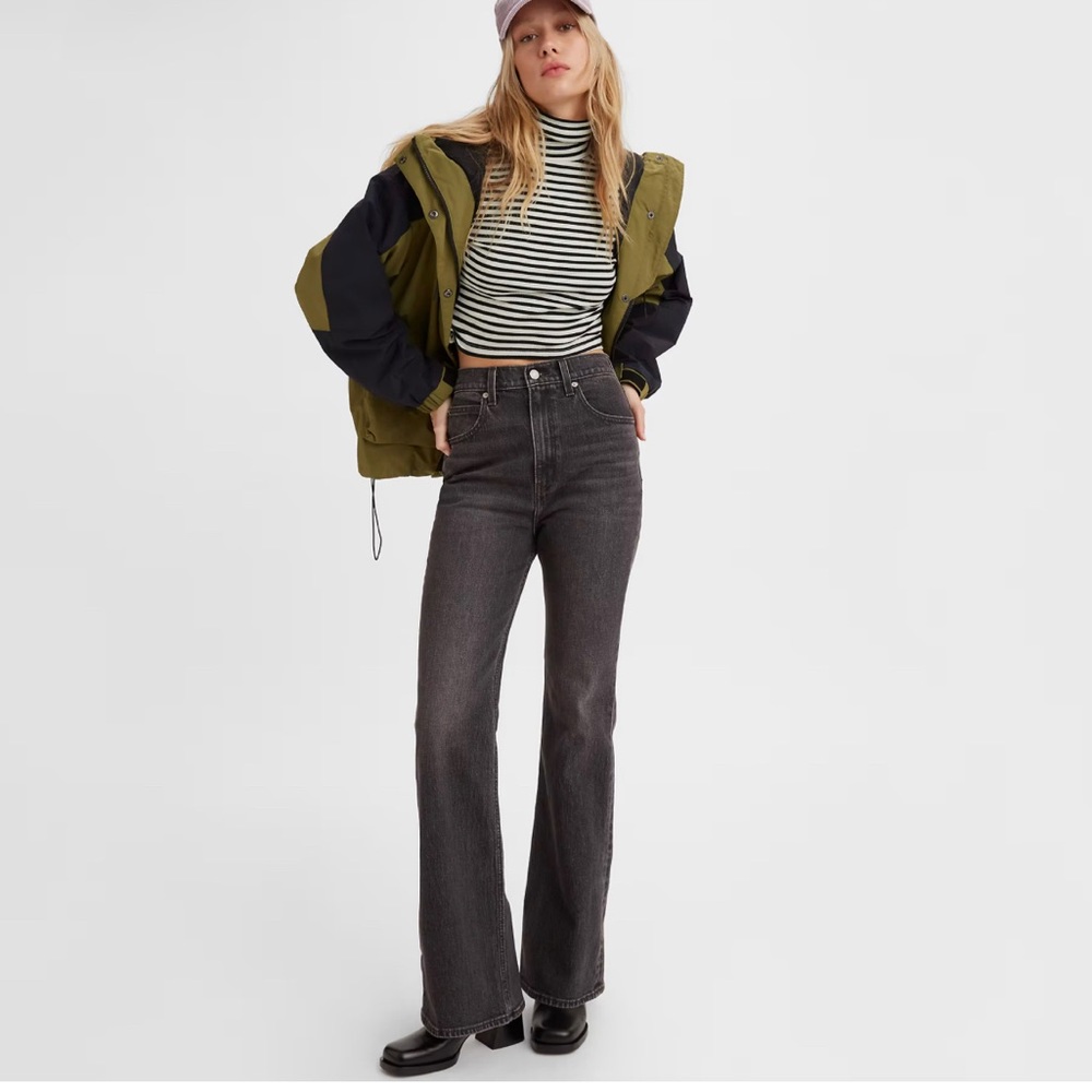 70’s High Flare Levi’s women’s Jeans .! LEVI’S PREMIUM!! Size-26